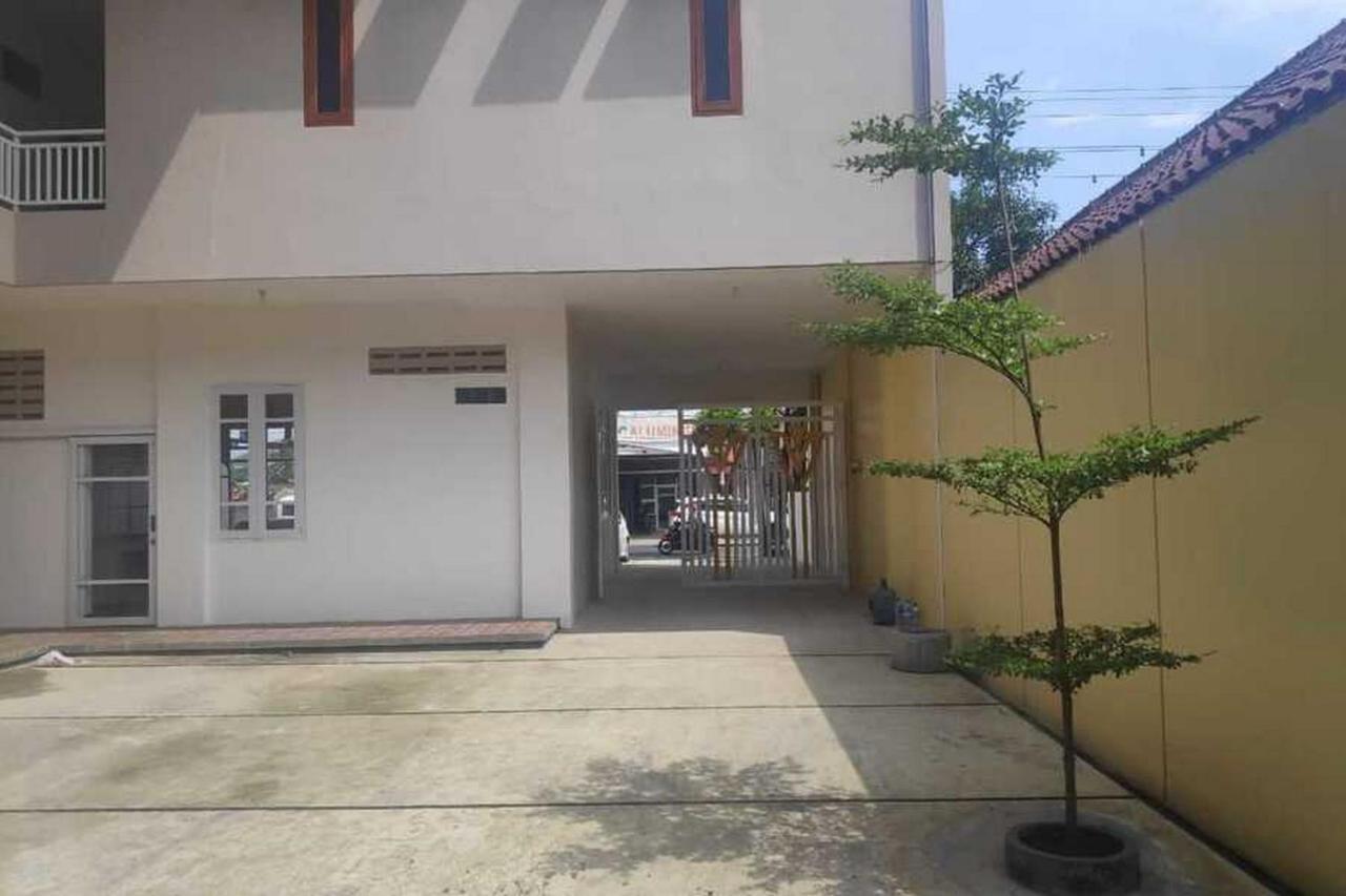 Reddoorz Near Universitas Muhammadiyah Purwokerto Kembaran المظهر الخارجي الصورة